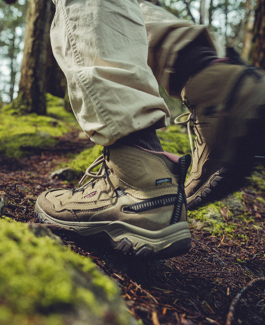 Women's Targhee IV Waterproof Hiking Boot Coyote/Peach Fuzz / Keen For sale